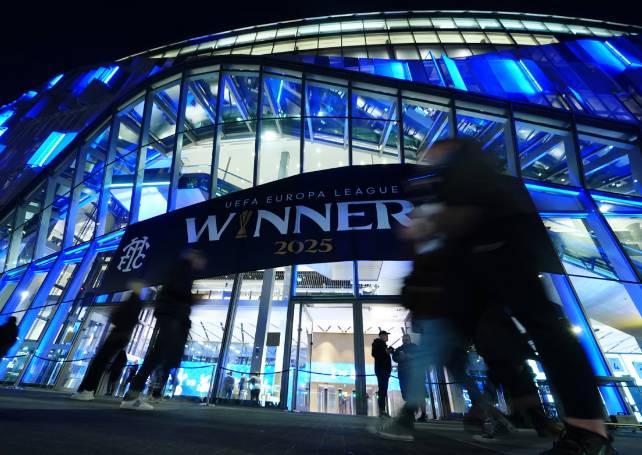 开云体育官网-卫报:由于保级形势严峻,热刺推迟季票续订截止日期