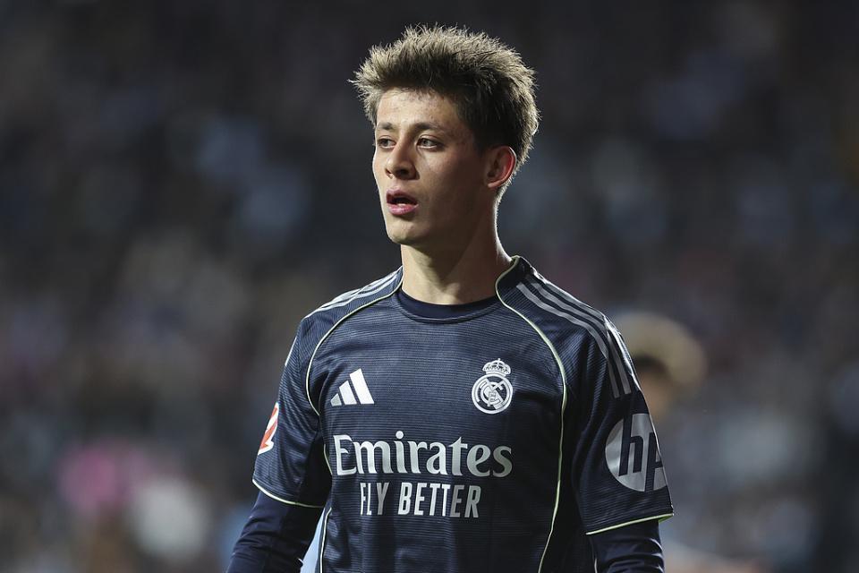 送助攻仍被换下!9000万红星1个月2次不满主帅 蔑笑嘲讽:总是我