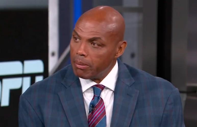 开云体育-巴克利:阿德巴约该庆幸他在2026年打球,在过去我们会“杀”了他